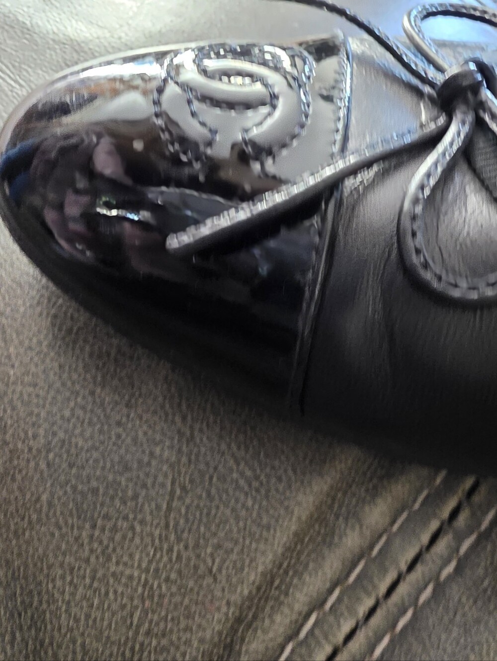 CHANEL Black Leather Quilted Cap-Toe Ballet Flat with Bow - Picture 6 of 8
